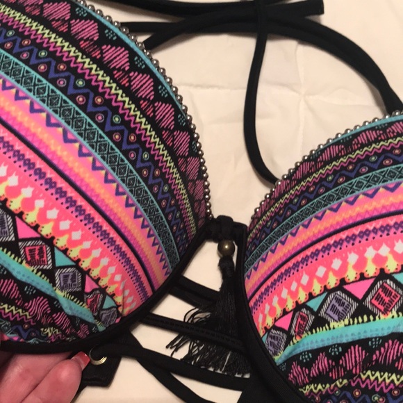 Bundle deal! Two beautiful Bikini Tops - Picture 4 of 4